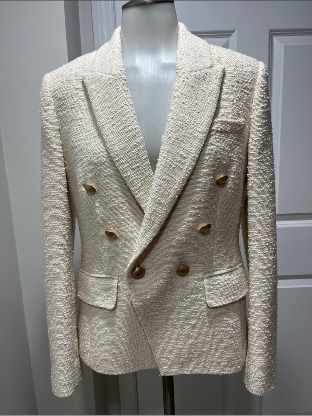 L’agence Boucle Blazer. Vanilla/Creamy Sz 6 . Classic, Chic Perfection.